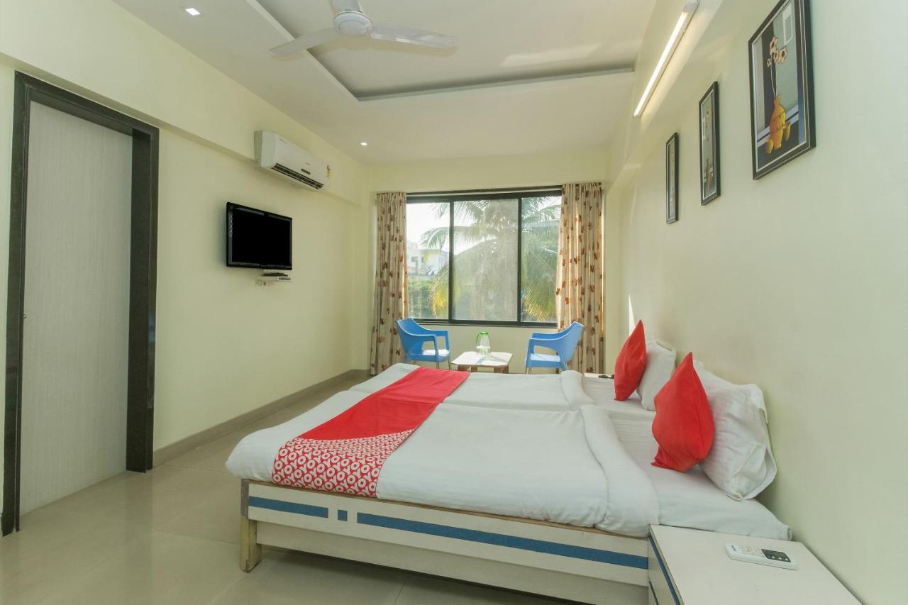Flagship 4387 Hotel Theem Plaaza Nashik Bagian luar foto