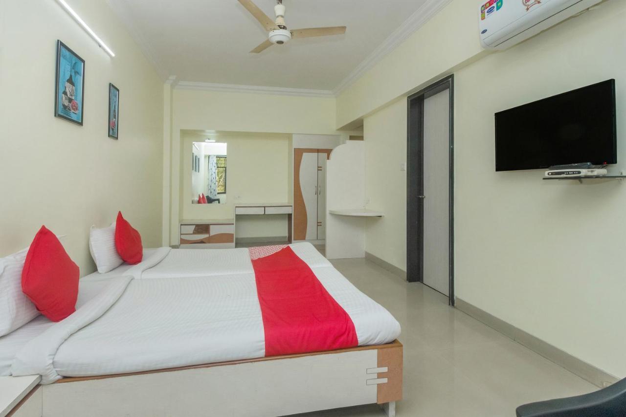 Flagship 4387 Hotel Theem Plaaza Nashik Bagian luar foto