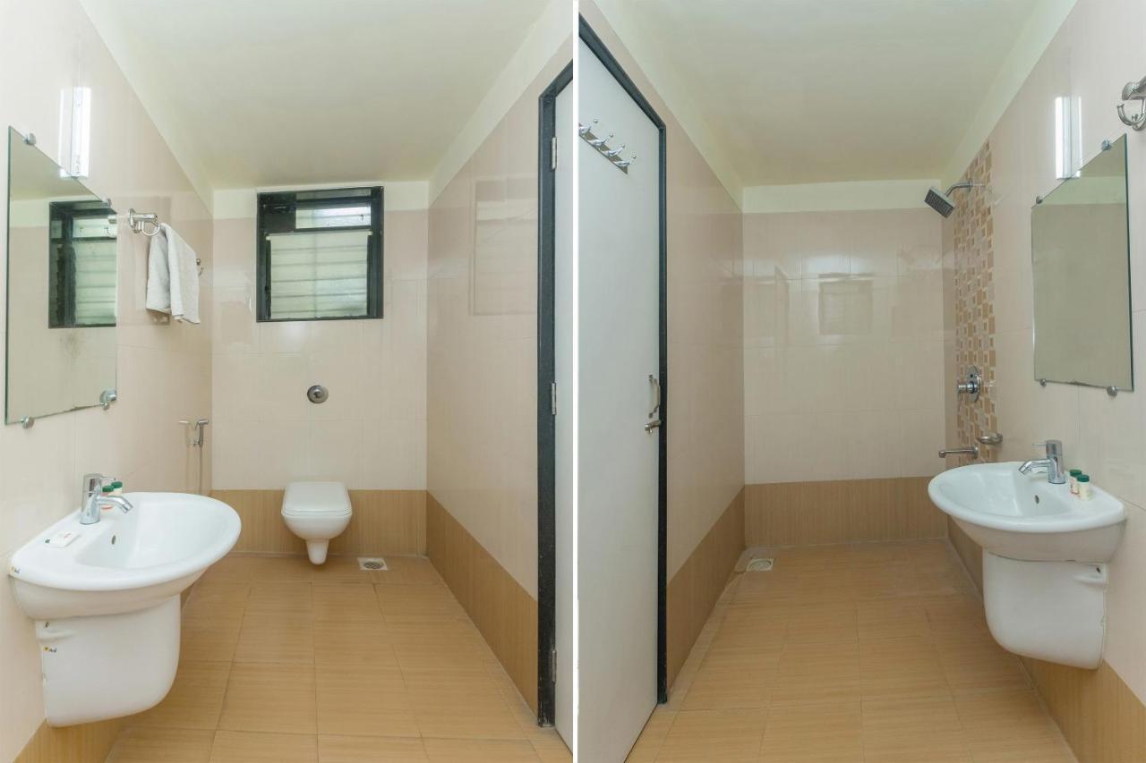 Flagship 4387 Hotel Theem Plaaza Nashik Bagian luar foto