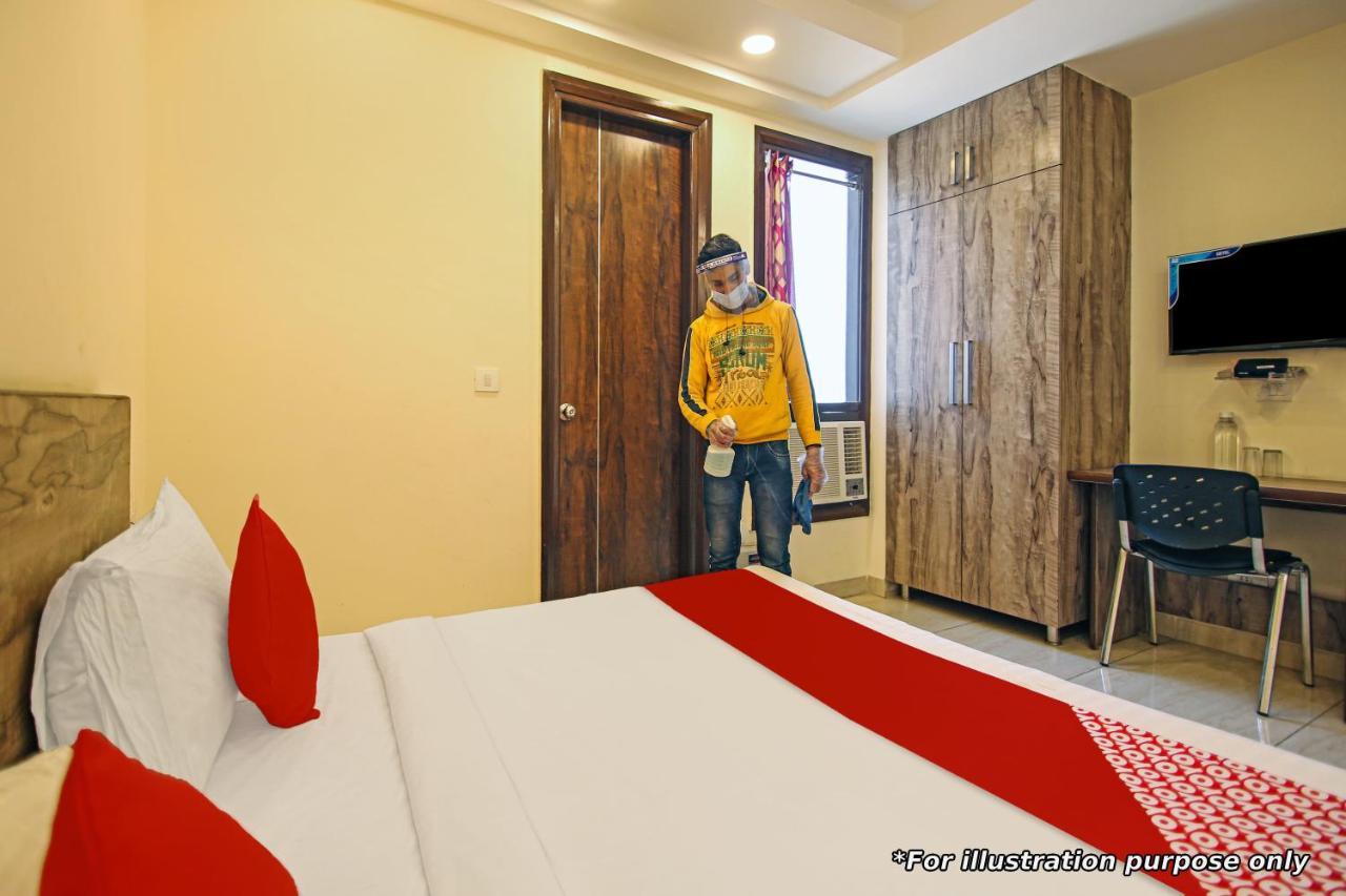 Flagship 4387 Hotel Theem Plaaza Nashik Bagian luar foto